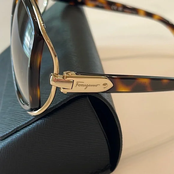 Salvatore Ferragamo Brown Women’s Sunglasses NWT - Picture 8 of 14